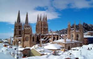 Especialistas nieve en tejados de Burgos